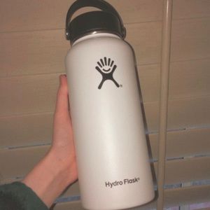 white 32oz hydro flask with flex lid